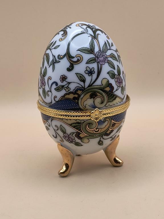 Porcelanowe puzderko/szkatułka – jajo
