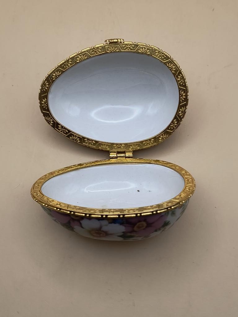 Puzderko/szkatułka porcelanowa – jajko