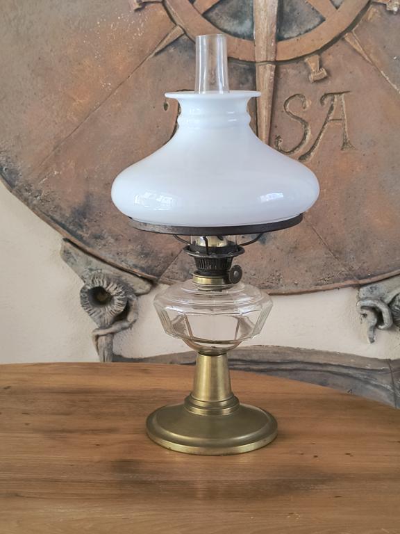 Lampa naftowa