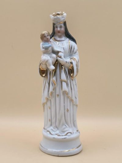 Porcelanowa figurka Matki Boskiej z Dzieciątkiem, XIX-XX w.