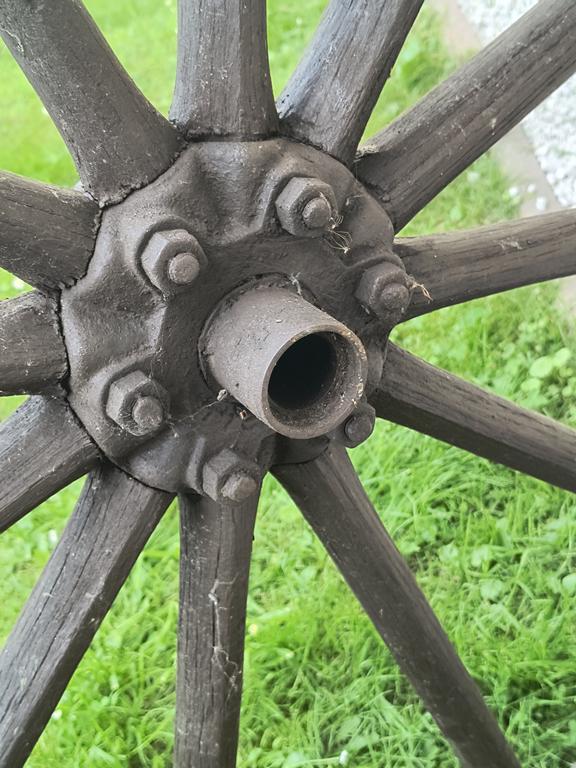 Duże koło od wozu