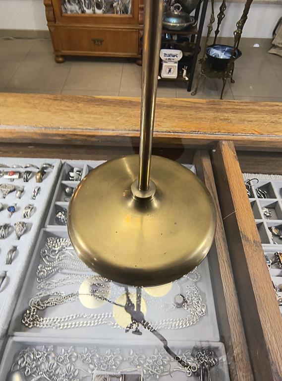 Stara lampa stołowa