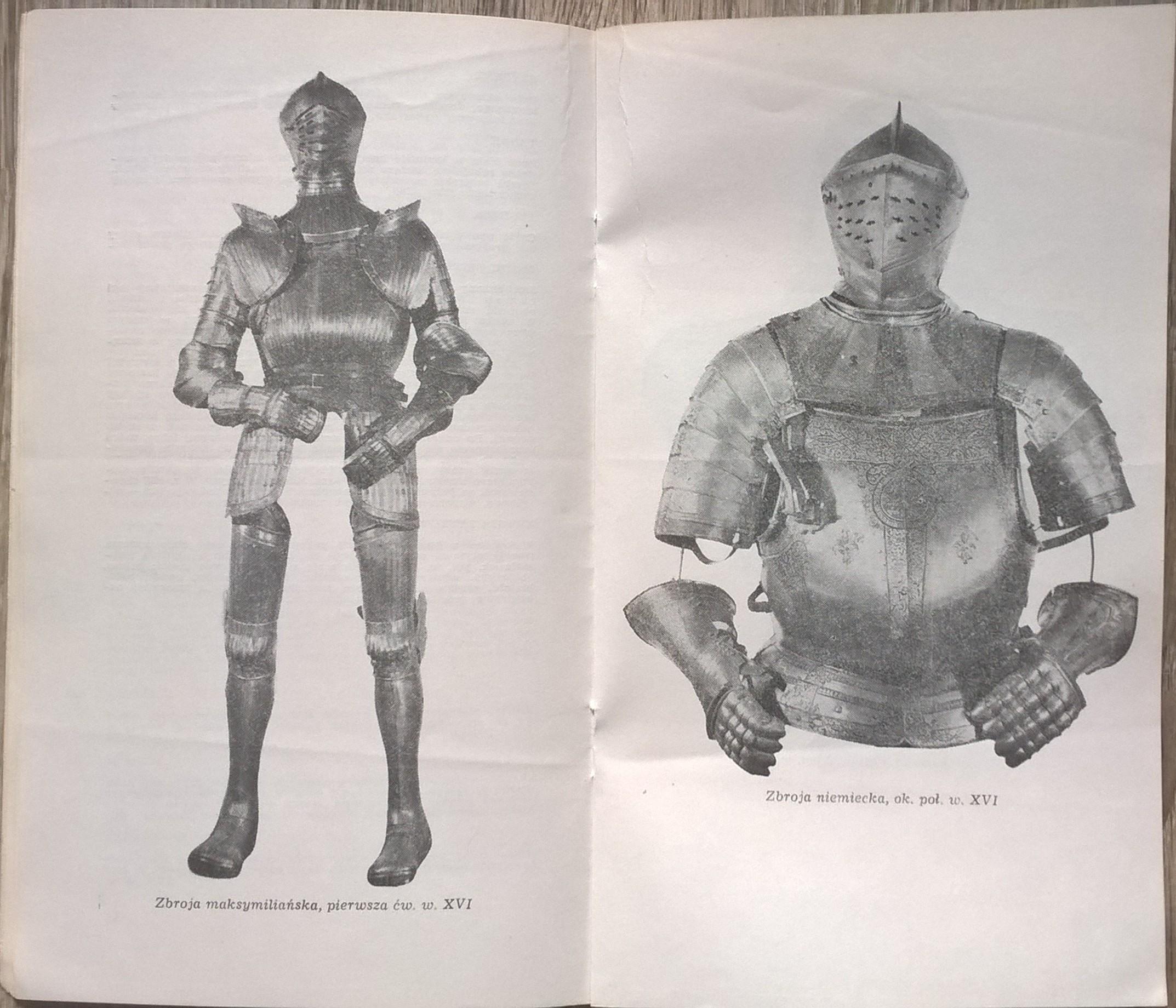 Książeczka "Muzeum Wnętrz Zabytkowych w Pszczynie - Przewodnik po Zbrojowni" Jan Kruczek, 1976 r
