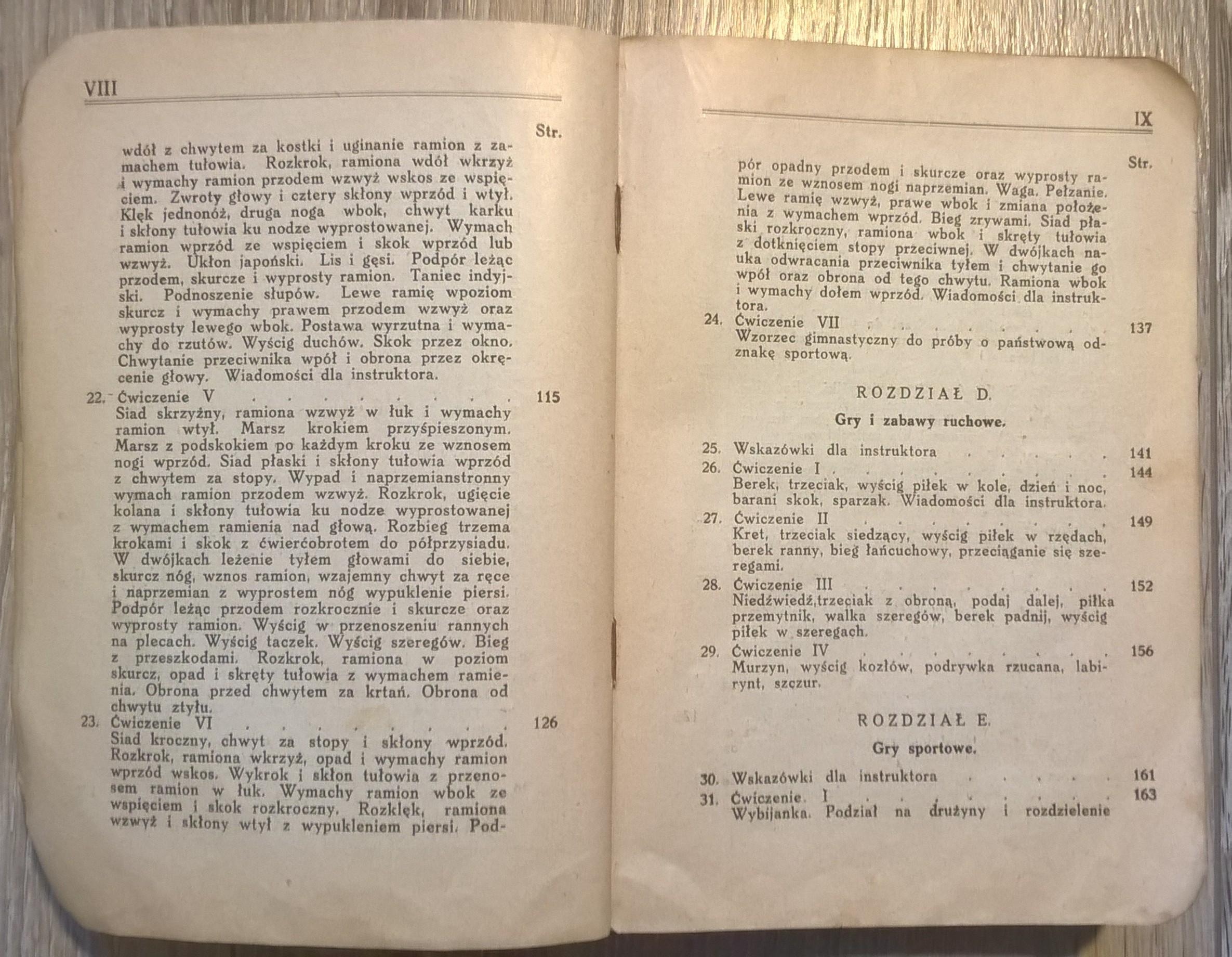 Książka "Szkoła junaka. Podręcznik instruktora przysposobienia wojskowego - WYCHOWANIE FIZYCZNE", 1933 r.