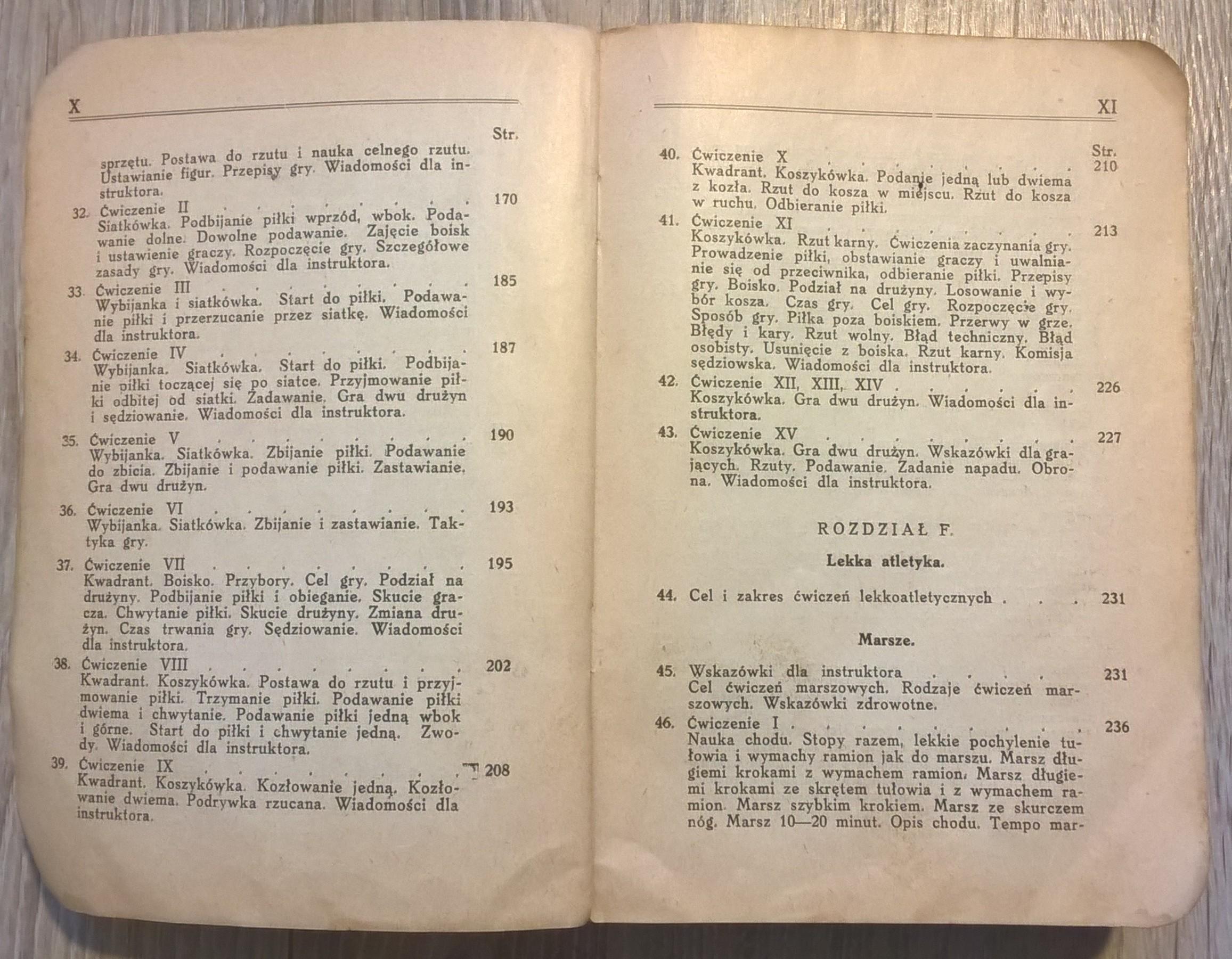 Książka "Szkoła junaka. Podręcznik instruktora przysposobienia wojskowego - WYCHOWANIE FIZYCZNE", 1933 r.