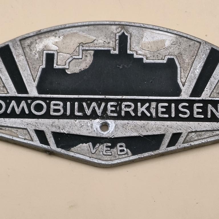 Metalowy emblemat - Wartburg (modele 311, 312 czy wczesne 353)