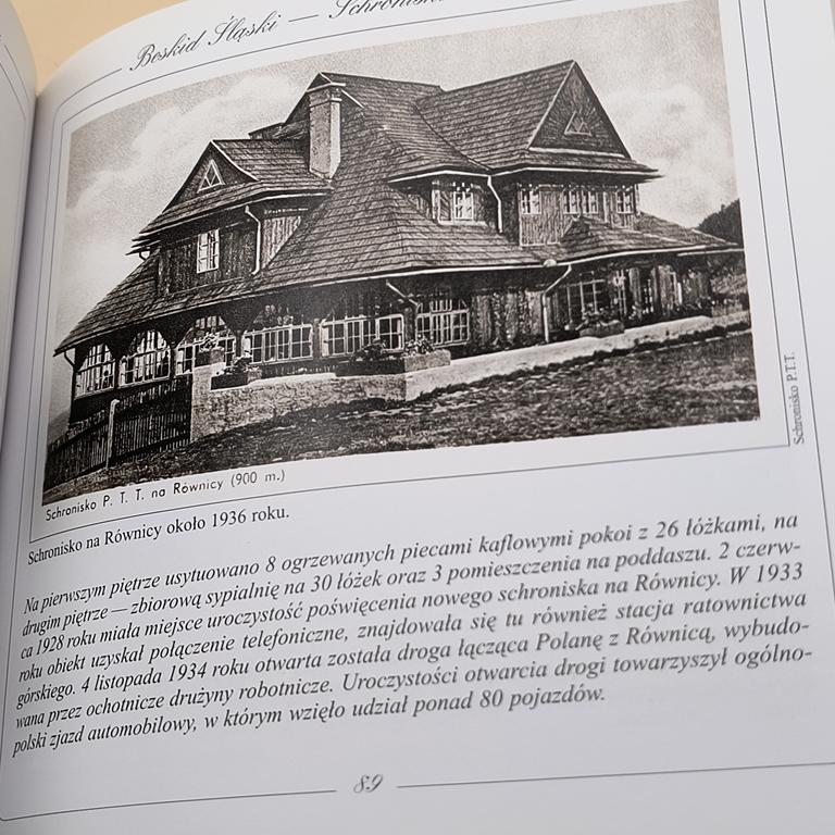 Książka "Schroniska górskie na starej pocztówce i fotografii. Beskid Mały, Śląski i Żywiecki" Tomasz Biesik, 2004 r.
