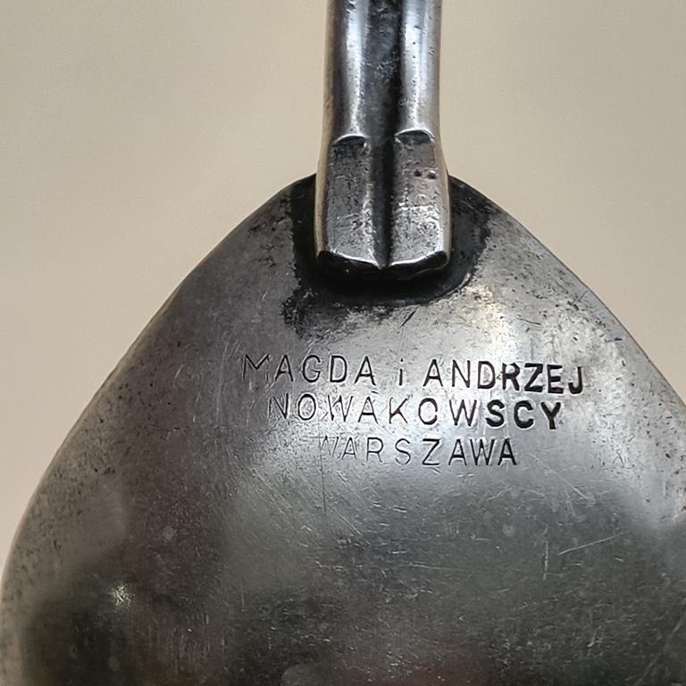 Łyżeczka z figurką (metaloplastyka) - A. M. Nowakowscy - Warszawa, lata 60-te