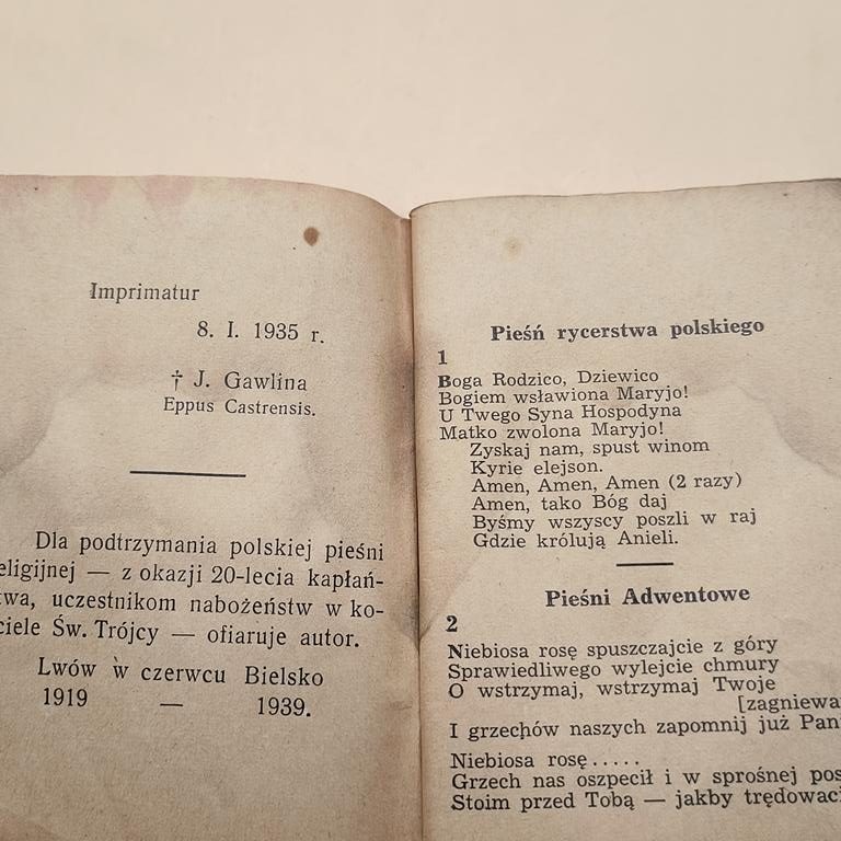 Książeczka "Przyjaciel żołnierza. Zbiór pieśni i modlitw żołnierza polskiego", 1939 r.