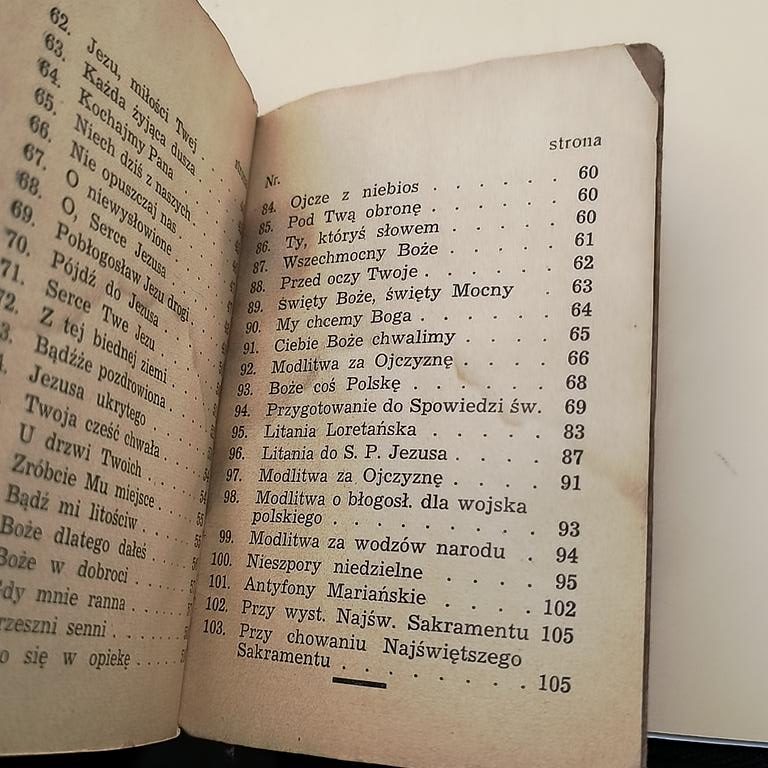 Książeczka "Przyjaciel żołnierza. Zbiór pieśni i modlitw żołnierza polskiego", 1939 r.