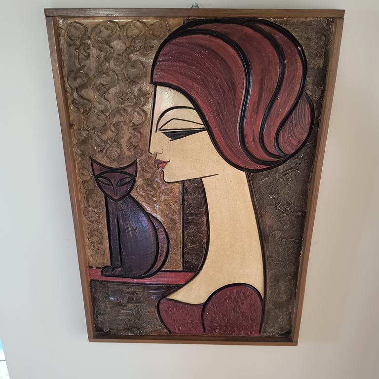 Płaskorzeźba ceramiczna, kobieta i kot - Irena Kasperkiewicz, lata 70-te