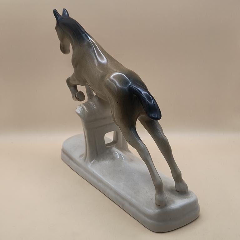 Figurka "Koń" - Zakłady Porcelany i Porcelitu Stołowego CHODZIEŻ