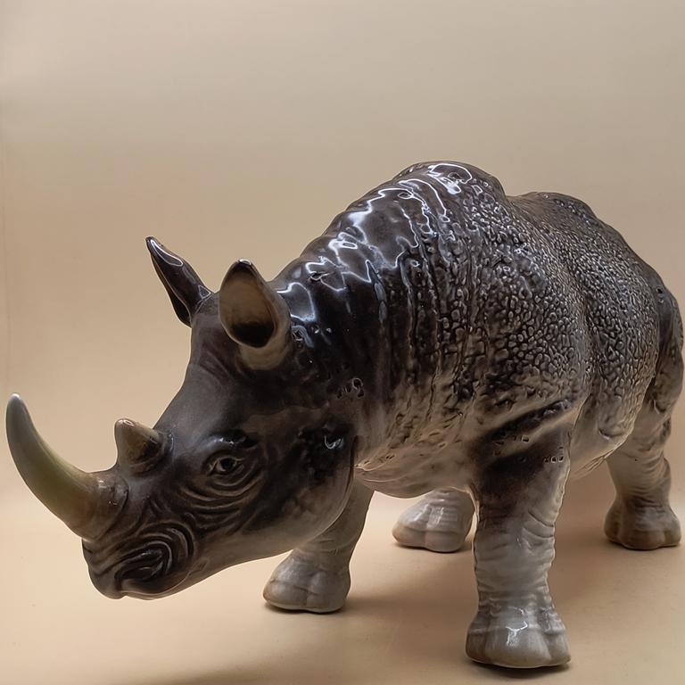 Porcelanowa figurka nosorożca - Cervit Cluj Napoca, Rumunia