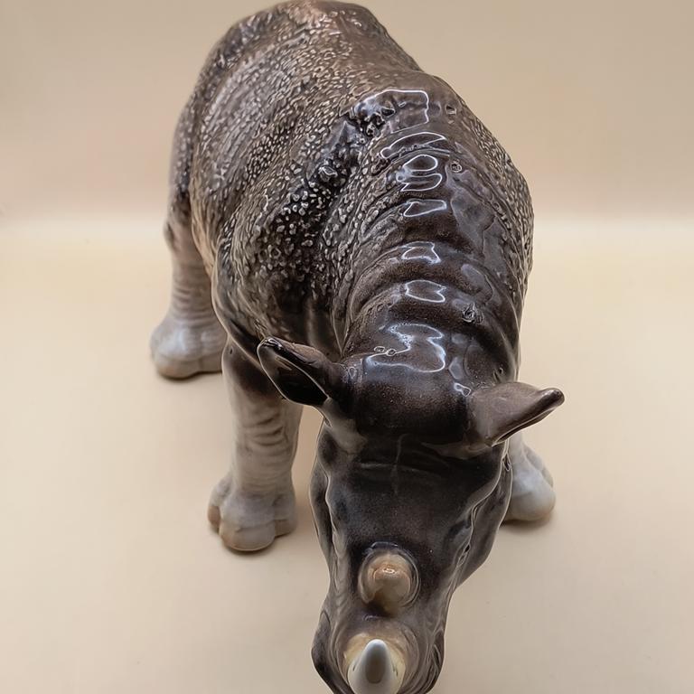 Porcelanowa figurka nosorożca - Cervit Cluj Napoca, Rumunia