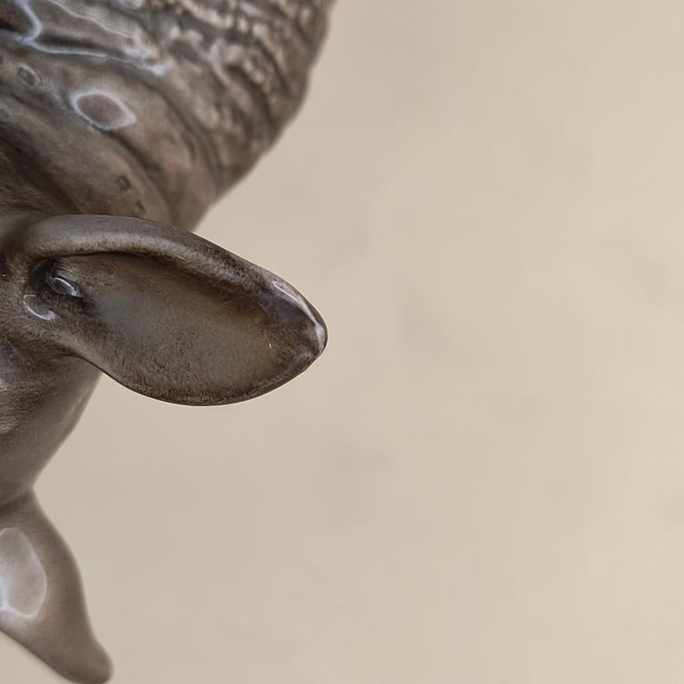 Porcelanowa figurka nosorożca - Cervit Cluj Napoca, Rumunia