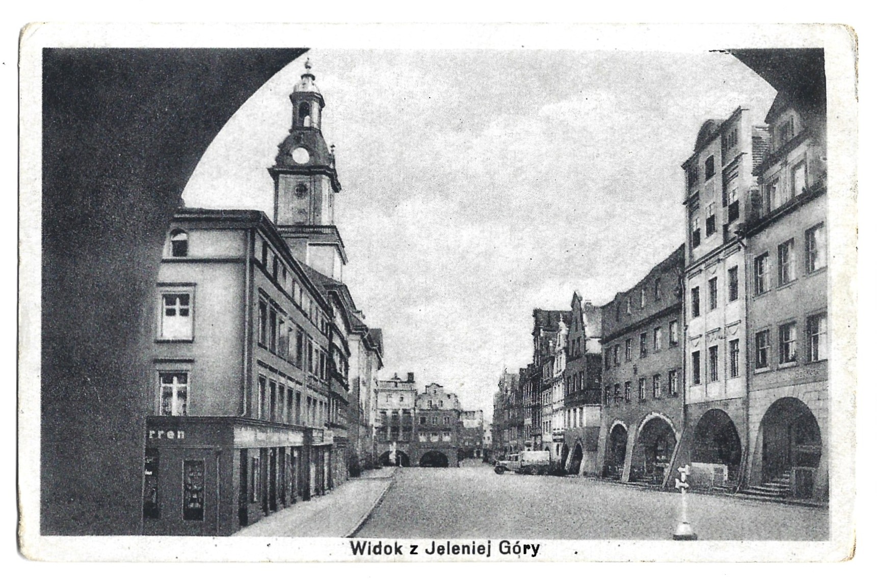 Pocztówka - Widok z Jeleniej Góry - Widok przez arkady w kierunku rynku