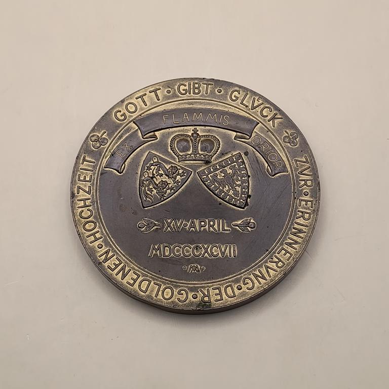XIX-wieczny niemiecki medal pamiątkowy wybity z okazji złotych godów księcia Hugona zu Hohenlohe-Öhringen  1897