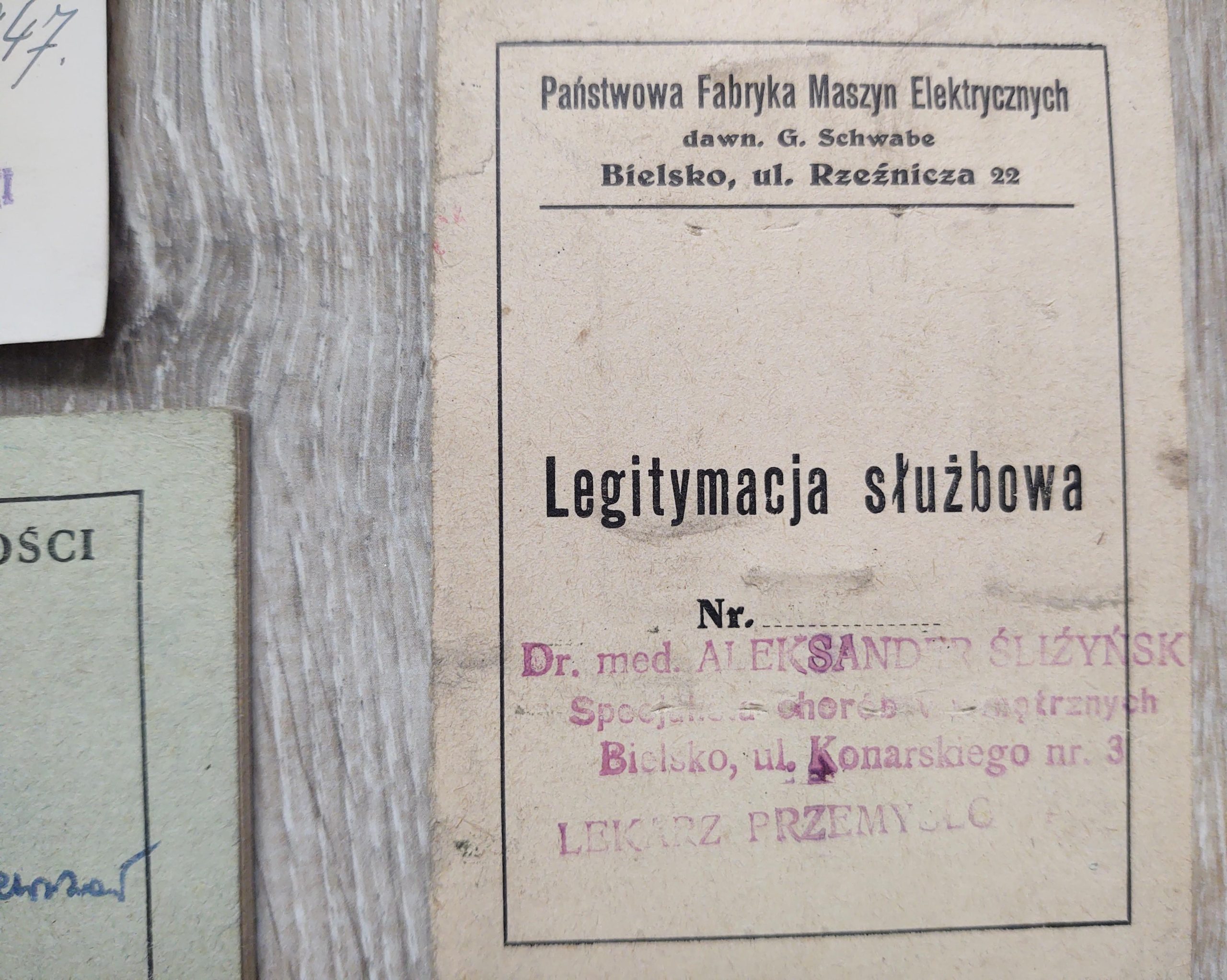 Zestaw zdjęć i dokumentów po lekarzu Aleksandrze Śliżyńskim