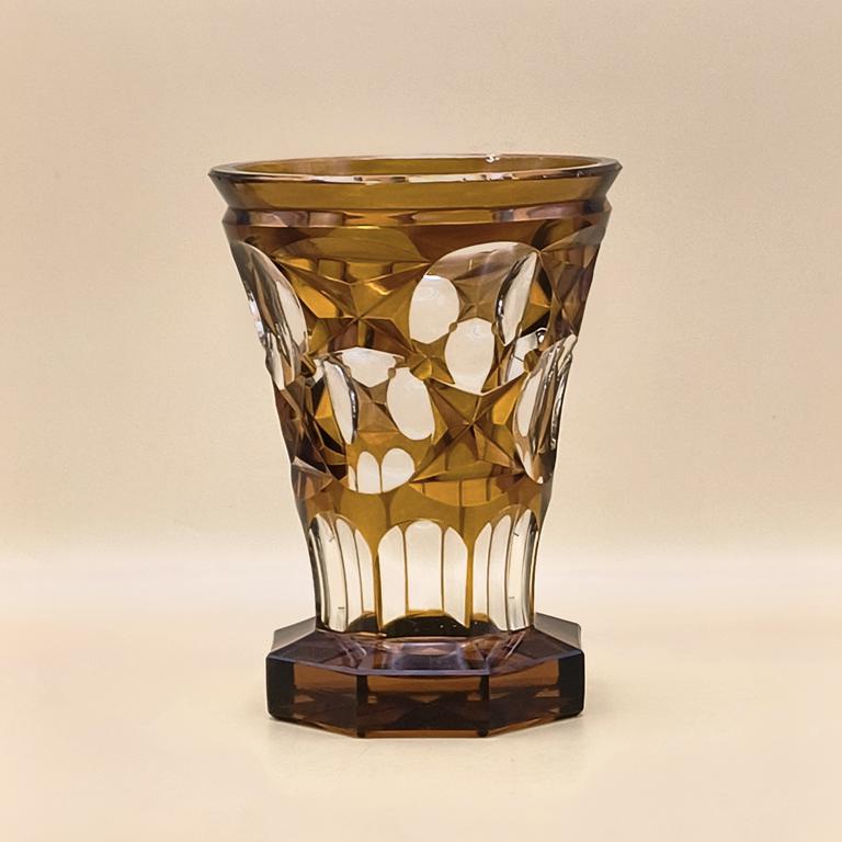 Miodowy wazon ze szlifowanego szkła - Art Deco