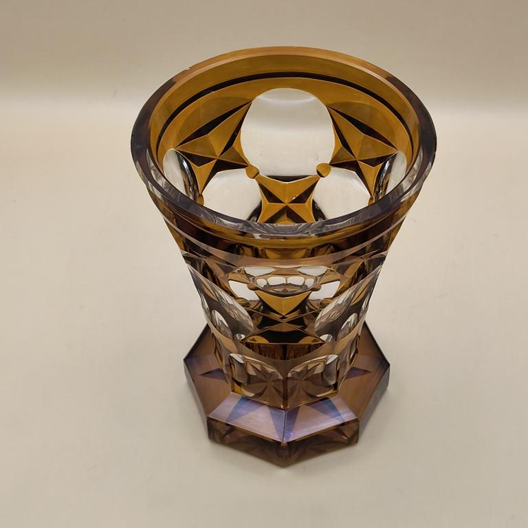 Miodowy wazon ze szlifowanego szkła - Art Deco