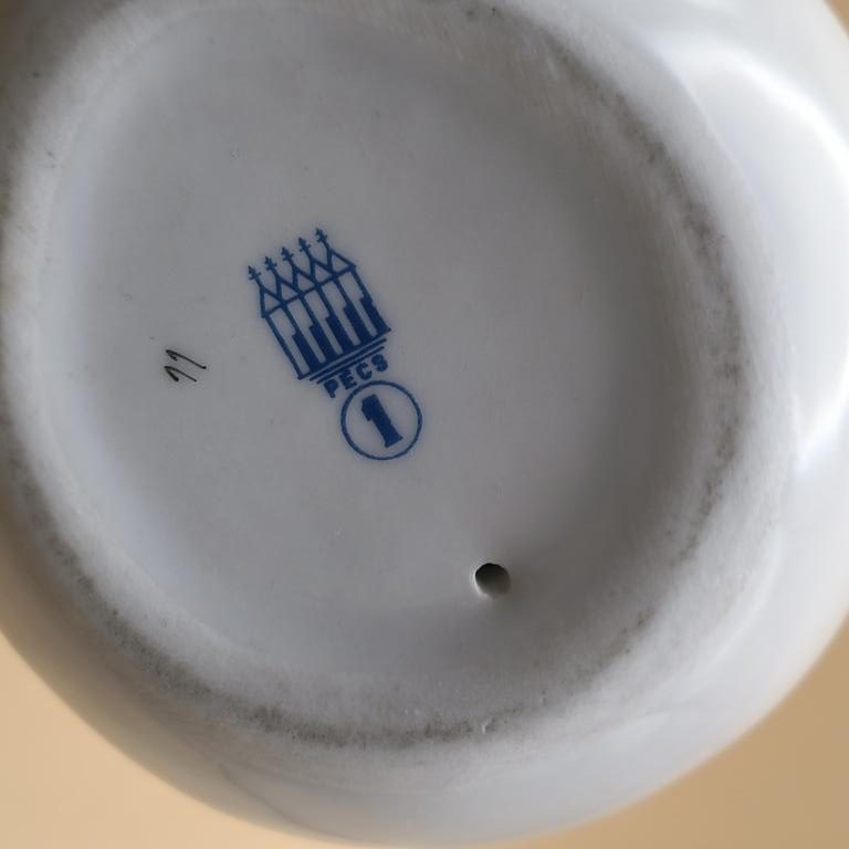 Figurka porcelanowa – kobieta - ZSOLNAY, Węgry