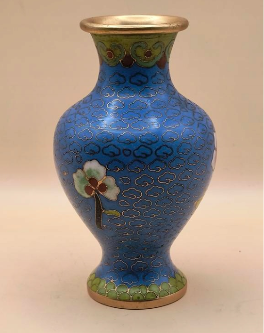 Wazon niebieski z emalią cloisonne – Chiny, XX wiek
