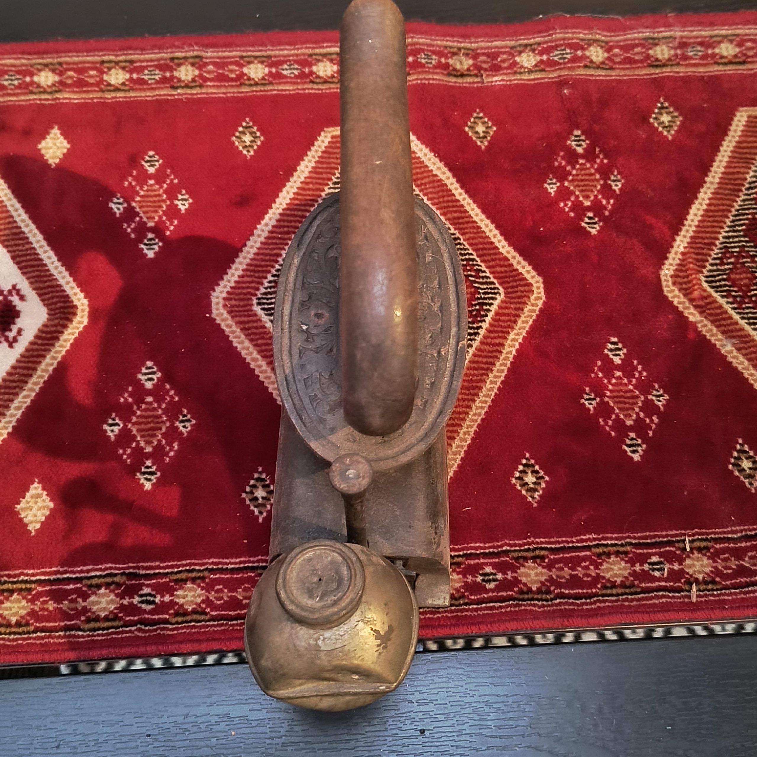 Żelazko spirytusowe z końca XIX w.