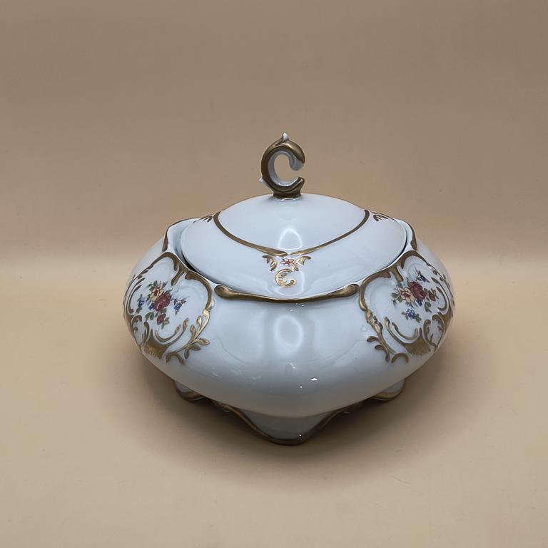 Bomboniera porcelanowa,szkatuła Bogucice
