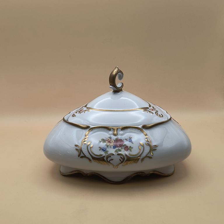 Bomboniera porcelanowa,szkatuła Bogucice