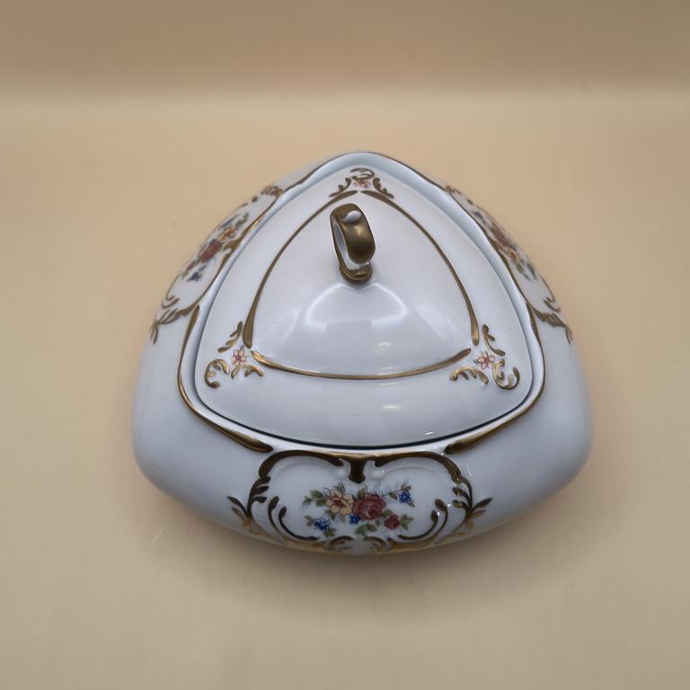 Bomboniera porcelanowa,szkatuła Bogucice