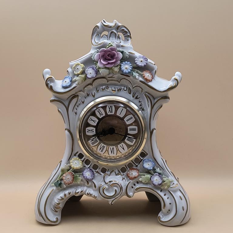 Porcelanowy zegar  PMP Plaue