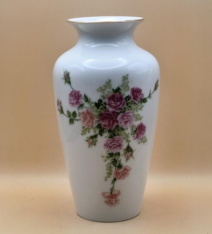 Wazon porcelanowy KPM - róże