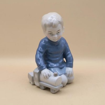 Figurka chłopca  Wagner & Apel